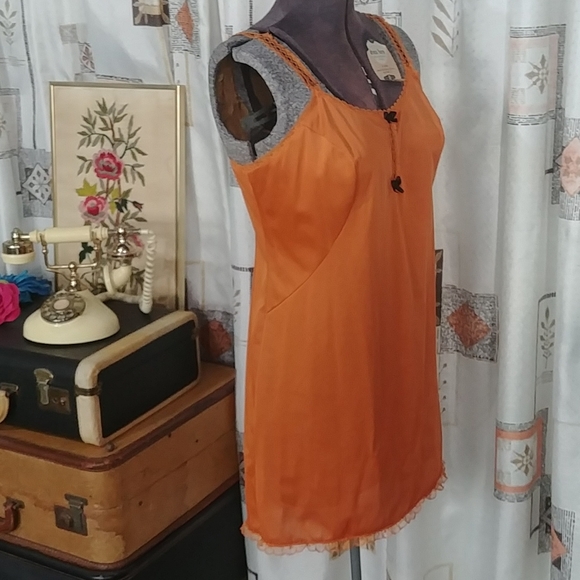 Vintage Rust & Black Slip - Picture 4 of 7